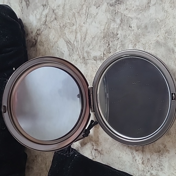 Black velvet clutch - Picture 2 of 3